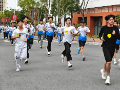 荧光绘就青春赛道，奔跑点燃湄园激情